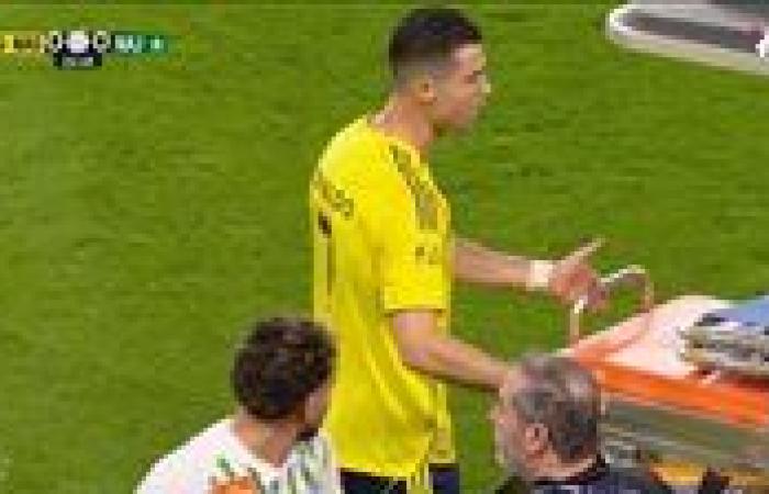 النصر ضد النجمة.. كريستيانو رونالدو ينفعل على نبيل عماد دونجا في مباراة النصر والنجمة في الدوري السعودي.. اعرف السبب