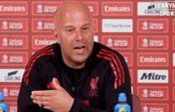 آرني سلوت مدرب ليفربول: إرث محمد صلاح يتحدث عنه