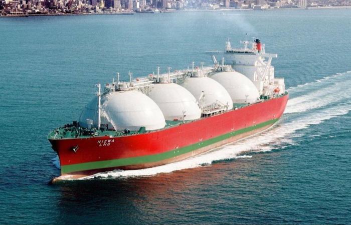 تفاصيل أول اختراق لحركة ناقلات الغاز عبر هرمز