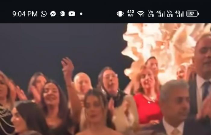 كأنه ابنها.. رقص ليلى علوي في خطوبة نور نجل عمرو أديب ولميس الحديدي| صور