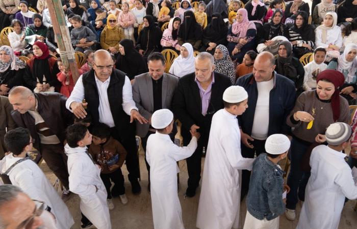 احتفالية كبرى لعيد اليتيم في دمياط الحديدة