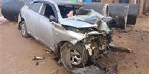 مصرع شخصين في حادث تصادم سيارة بمواسير صرف صحي في السادات