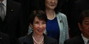 رئيسة وزراء اليابان أمام تحديات صعبة إثر انهيار الين والأسهم والتوتر الصيني