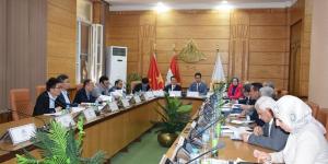 رئيس جامعة بنها يستقبل وفدًا من أكاديمية هوبي للعلوم والتقنية الصينية