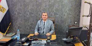 رئيس قطاع الكهرباء بالوادي الجديد: إعادة تشغيل التيار تدريجيًا بقرى الداخلة وبلاط