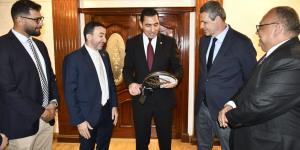 وزير الشباب والرياضة يبحث تطوير اتحاد البادل وبطولة نيو جيزة