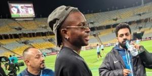 شاهد شيكو بانزا يؤازر الزمالك أمام المصرى من برج العرب