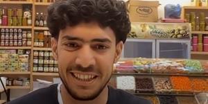 صوت جميل.. شاب يفاجئ سيدة بأدائه لآيات من الذكر الحكيم «فيديو»