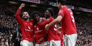 مانشستر يونايتد يتحرك لتعزيز خط الوسط بثنائي جديد