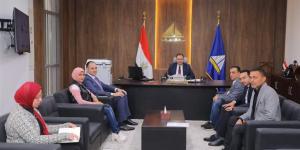 محافظ دمياط يبحث آلية تطبيق مبادرة "مصر الرقمية"