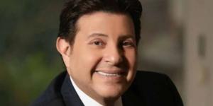 من المستشفى.. طارق الشناوي يكشف حقيقة الصورة المتداولة لـ هاني شاكر