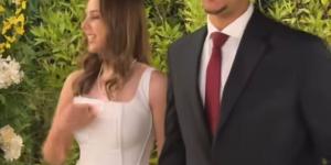 مصطفى عسل المصنف الأول للاسكواش يحتفل بخطوبته قبل بطولة العالم