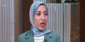 ما الذي يستحب فعله عند احتضار المرأة ؟