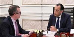 رئيس الوزراء يستعرض مع وزير التخطيط تطورات الاقتصاد العالمي