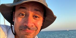 أحمد داوود يكشف تفاصيل شخصيته في فيلم إذما: مكتئب ويحاول الخروج إلى النور