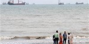 في رحلة غامضة ومثيرة.. يخت ملياردير روسي يكسر حصار مضيق هرمز