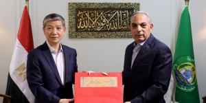 محافظ الإسماعيلية يبحث مع السفير الصيني تعزيز التعاون الاستثماري والتنموي