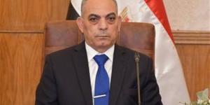 محافظ الإسماعيلية يهنئ عمال المحافظة بعيدهم ويؤكد: أنتم عماد التنمية وسر التقدم