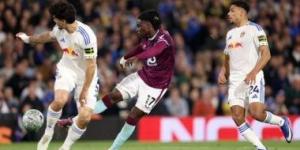 ليدز يونايتد يتخطى بيرنلي بثلاثية في الدوري الإنجليزي