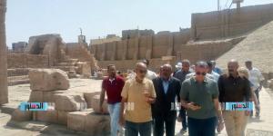 محافظ أسوان يفاجئ العاملين بمعبد إدفو بجولة ميدانية