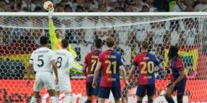 موعد مباراة برشلونة ضد الريال في كلاسيكو الأرض والقناة الناقلة