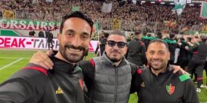 ياسر رضوان يحتفل بالتتويج بلقب الدوري الجزائري مع المولودية
