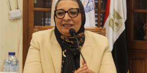 نائب رئيس جامعة عين شمس تفتتح فعاليات الملتقي البيئى السنوى الأول لكلية الآداب
