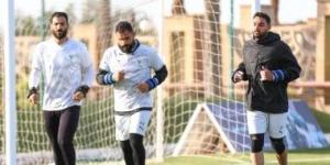 المصري يفاضل بين محمود حمدي وعصام ثروت لحراسة المرمى قبل مواجهة الأهلي