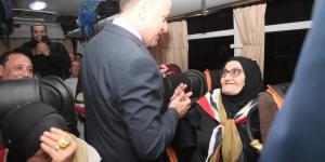 محافظ الغربية يودّع حجاج الجمعيات الأهلية قبل توجههم إلى الأراضي المقدسة، ويؤكد توفير كامل الرعاية والتيسيرات لضيوف الرحمن منذ مغادرتهم وحتى عودتهم سالمين