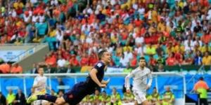 فان بيرسي «الطائر» يزين قائمة أجمل أهداف هولندا في كأس العالم.. فيديو