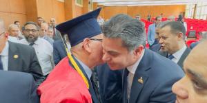 بطل من أكتوبر يناقش رسالة دكتوراه في القانون بجامعة طنطا .. والنائب مجدي البري يشيد بمسيرة عسكرية وأكاديمية استثنائية