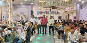 وكيل تعليم بني سويف يتابع قاعات المراجعات النهائية ويشيد بالتفاعل بين الطلاب والمعلمين