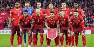 مشهد مرعب قبل كأس العالم.. الثعابين تحاصر مقر منتخب سويسرا