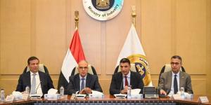 تشكيل لجنة لإدارة ملف البصمة المائية في مشروعات الصناعات الغذائية (تفاصيل)
