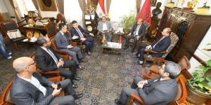 وفد "ميندراي" العالمية يزور "طب قصر العيني" لبحث سبل التعاون