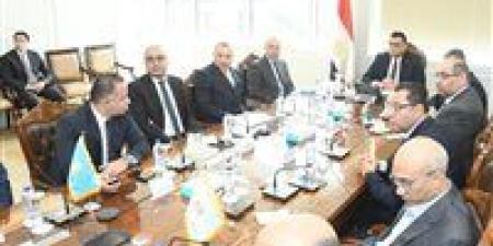 وزير
      الإسكان
      يعقد
      اجتماعاً
      لبحث
      ملف
      تشغيل
      مشروع
      حدائق
      تلال
      الفسطاط
