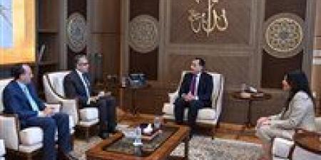 رئيس
      الوزراء
      يستقبل
      الدكتور
      خالد
      العناني
      المدير
      العام
      المنتخب
      لمنظمة
      "اليونسكو"