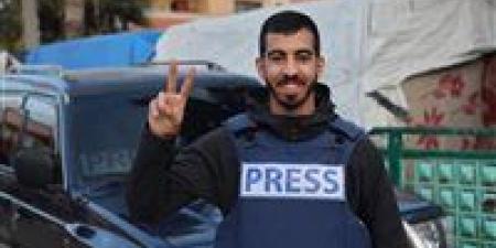 منصات
      التواصل
      تبكي
      صالح
      الجعفراوي..
      صحفي
      غزة
      الشجاع
      الذي
      واجه
      الرصاص
      بالكاميرا