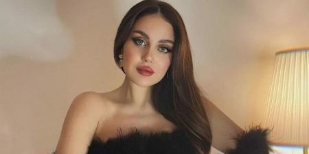 زواج
      ابنة
      هيفاء
      وهبي
      سرًا
      من
      رجل
      أعمال
      كويتي..
      فما
      القصة
      ؟