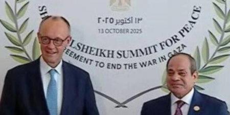 الرئيس
      السيسي
      يستقبل
      المستشار
      الألماني
      على
      هامش
      قمة
      شرم
      الشيخ
      للسلام