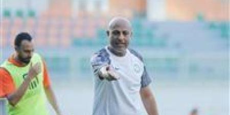 أحمد
      ياسر:
      طارق
      مصطفي
      كان
      يتقاضي
      امولاً
      من
      اللاعبين
      في
      البنك
      الأهلي
      لإشراكهم
      في
      المباريات