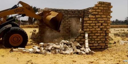 إزالة
      11
      حالة
      تعدٍّ
      على
      مساحة
      35
      فدانًا
      بالقنطرة
      غرب
      فى
      الإسماعيلية