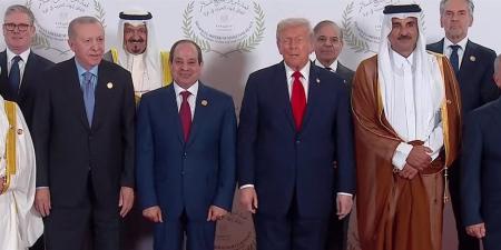 ترامب
      من
      الطائرة:
      سأقرر
      ما
      أراه
      صائبًا
      لمستقبل
      الفلسطينيين...
      وشرم
      الشيخ
      تفتح
      صفحة
      جديدة
      في
      مسار
      السلام