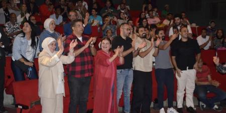 ماجدة
      زكي
      في
      "زيارة
      مساندة
      ودعم"
      لنجلها
      المخرج
      أحمد
      أبو
      رية
      ضمن
      مهرجان
      "المهن
      التمثيلية"