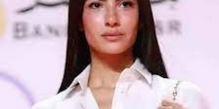 هدى
      المفتي
      تقدم
      البطولة
      النسائية
      في
      فيلم
      شمس
      الزناتي