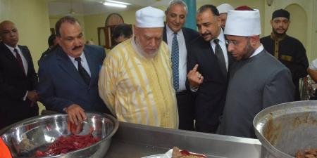 جولة
      ميدانية
      لوزير
      الأوقاف
      ومحافظ
      الغربية
      لتفقد
      مطبخ
      "المحروسة"
      للإطعام
      بطنطا