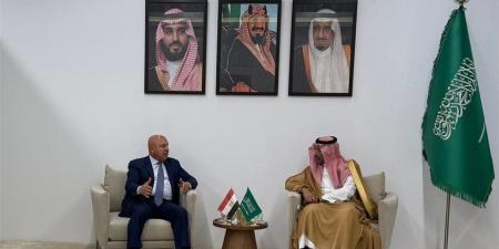 وزير
      الصناعة
      يبحث
      مع
      نظيره
      السعودى
      فرص
      تعزيز
      التعاون
      والتكامل
      بين
      البلدين