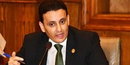 أحمد
      سمير:
      مصر
      تجاوزت
      عقدًا
      من
      الأزمات
      والإرهاب
      والتحديات
      الاقتصادية
      بنجاح