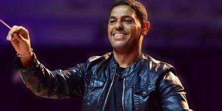 مش
      هسكت
      على
      الباطل..
      هاني
      فرحات
      يرد
      على
      جدل
      ظهوره
      بالزي
      السعودي
      بحفل
      محمد
      عبده