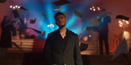كلنا
      واحد
      ..
      طرح
      الأغنية
      الدعائية
      لـ
      برنامج
      the
      voice
      بالتعاون
      مع
      أحمد
      سعد